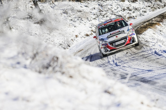 Posádky našly v Peugeotu 208 Rally 4 obávanou, spolehlivou a ve všech rychlostních zkouškách vysoce výkonnou zbraň. 