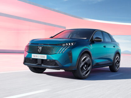 Peugeot 3008 Hybrid od 729.000,- Kč