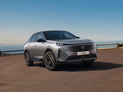 Peugeot 3008 Hybrid od 729.000,- Kč