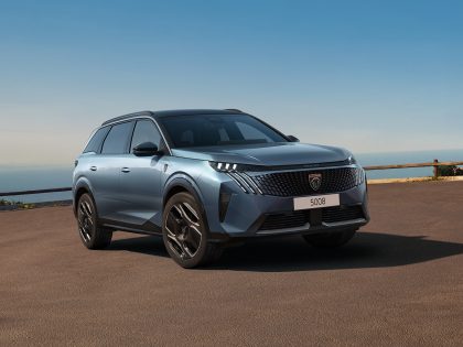 Peugeot 5008 Hybrid od 749.000,- Kč